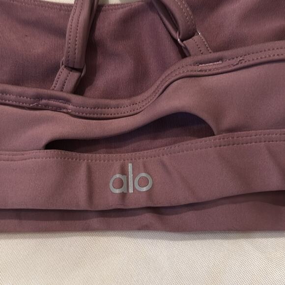 Alo Airlift Intrigue Bra in Woodrose Mauve size XS - Picture 4 of 5